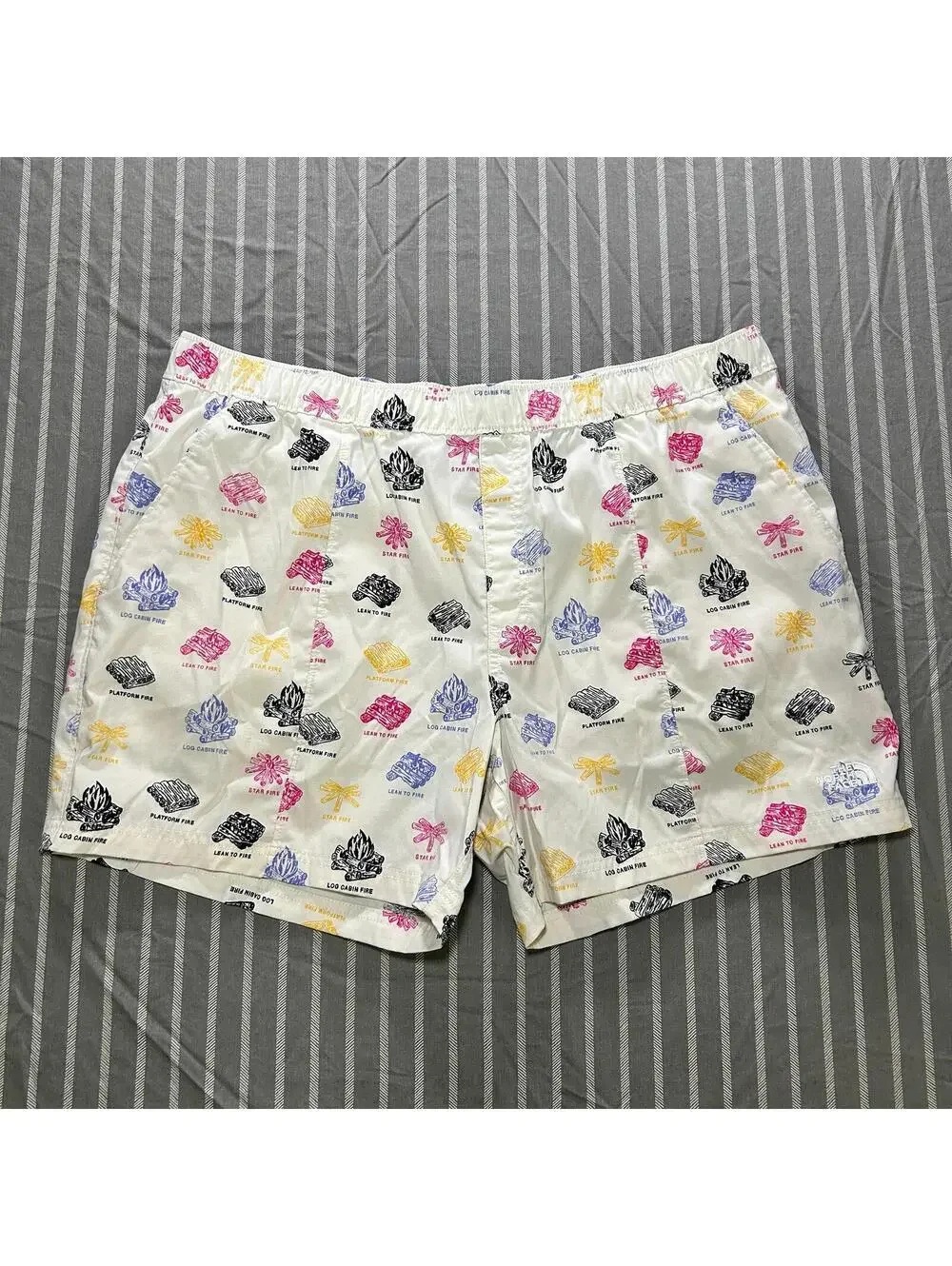 The North Face Men's Class V Ripstop Board Shorts in white 